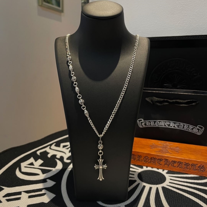 Ch**me He**ts necklaces